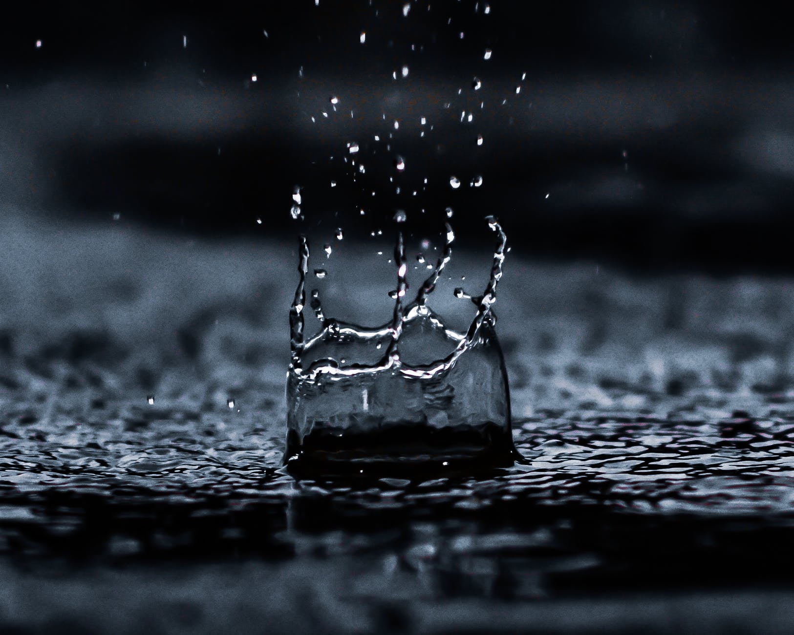 water droplet digital wallpaper