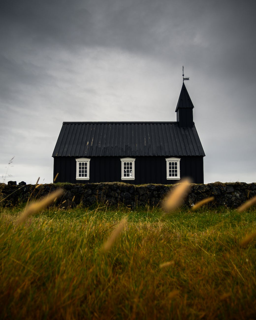 photo of black chapel